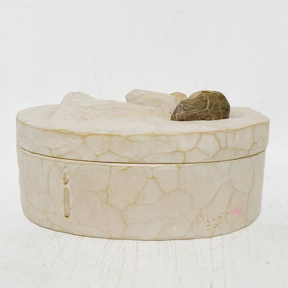 WILLOW TREE® Demdaco "Angel of Prayer" TRINKET BOX ©2003 Susan Lordi 2.5"x4" GUC - Picture 5 of 7